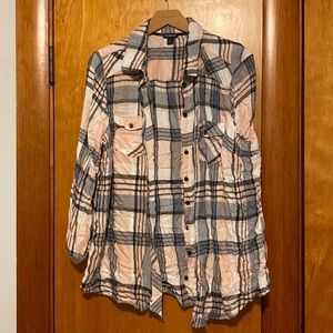 Women Torrid size 2 shirt, good condition, just needs ironing